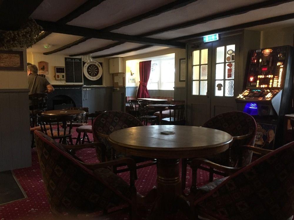 The Plough Inn Highworth ภายนอก รูปภาพ